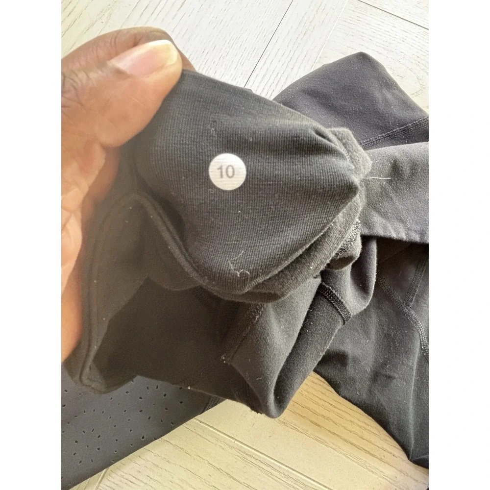 Lululemon Inspire Crop II Black Leggings Size 10 Running Yoga Gym